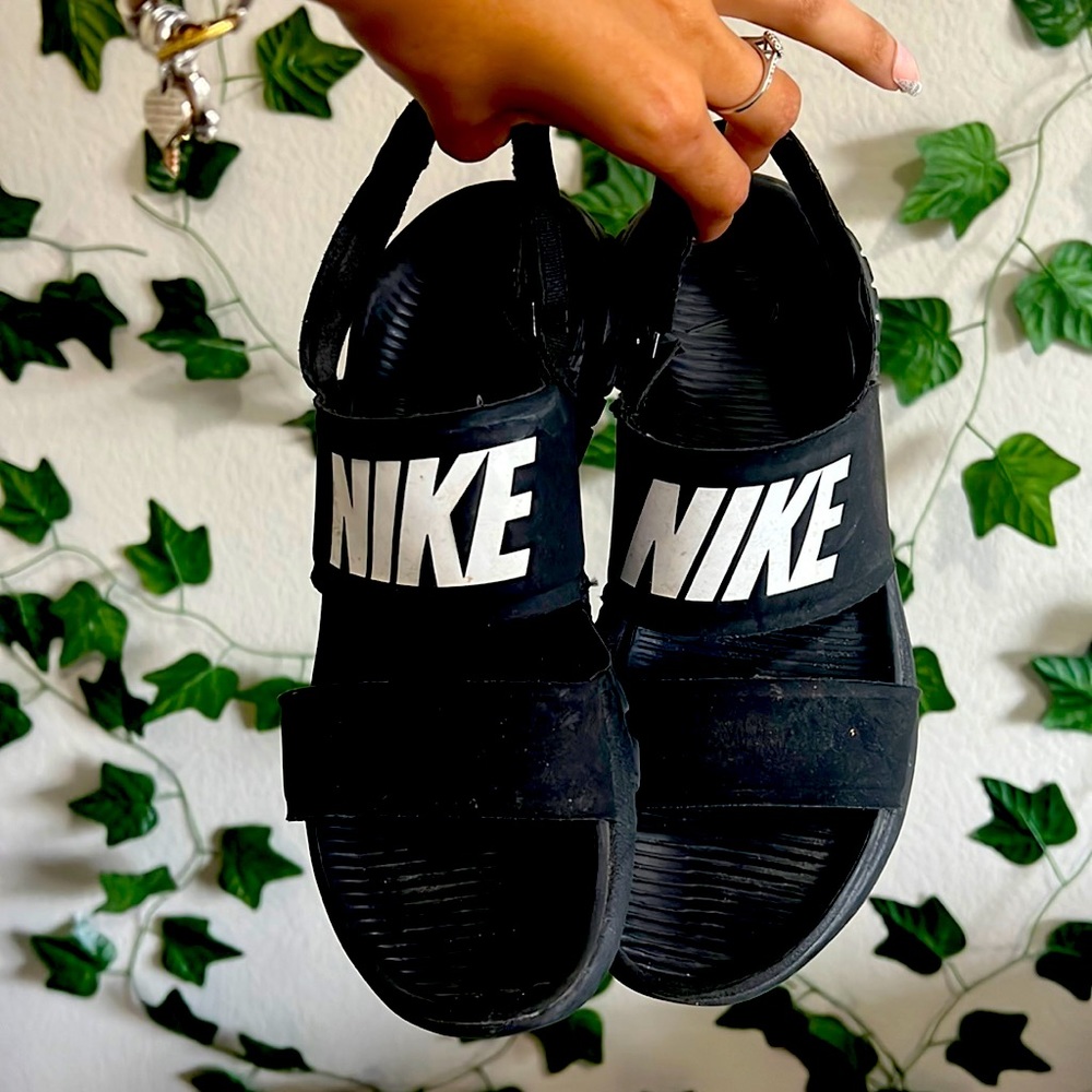 Nike sandles